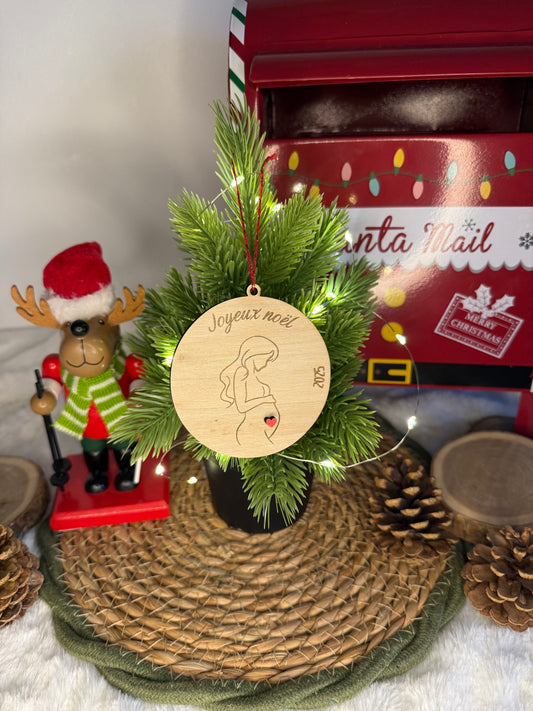 Boule de Noël en bois "Femme enceinte"