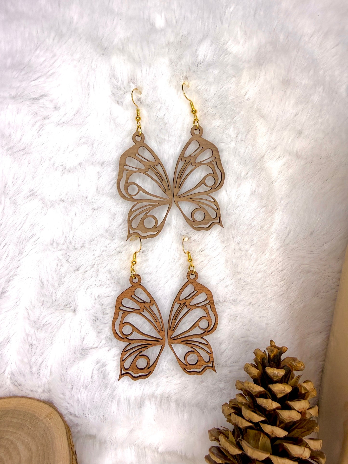Boucles d’oreilles en bois  "Papillon"